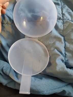 Tupperware Onion Keeper, Like New